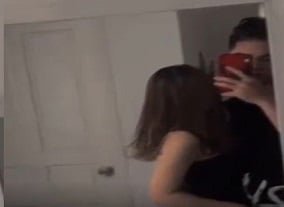Seu padrasto espalhou suas duas garotas que gostam