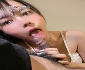 Clipe sexual de menina do ensino médio Huynh Tan Phat
