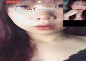 Dinh Thi Huyen está feliz em tocar fotos
