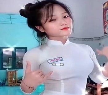 Minha esposa NHU NHA e seu colega alcançaram o orgasmo