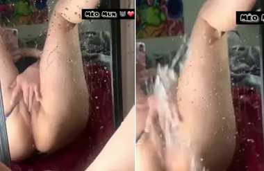 Nuvens de chuva com lindas garotas na academia